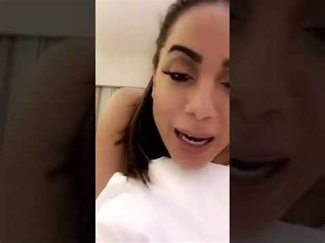 nudes da anita|Anitta repete tradição e faz foto nua antes do Carnatal